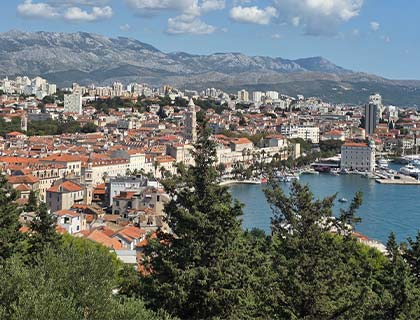 Discover Split: Panoramic Bus + Walking Tour