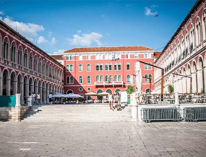 Discover Split: Panoramic Bus + Walking Tour